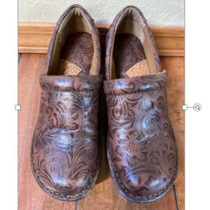 Born B.O.C. Clogs, Brown Floral Embossed, Excellent Condition Like Ne, Women's 7